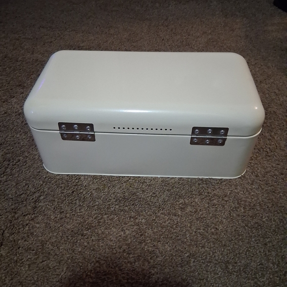 Retro Bread Box - Picture 2 of 4